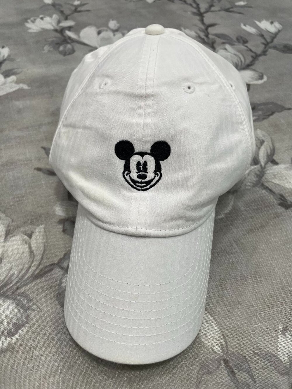 Nike Disney Parks Mickey Mouse White Dad Hat Legacy91 Dri-FIT Adjustable Cap